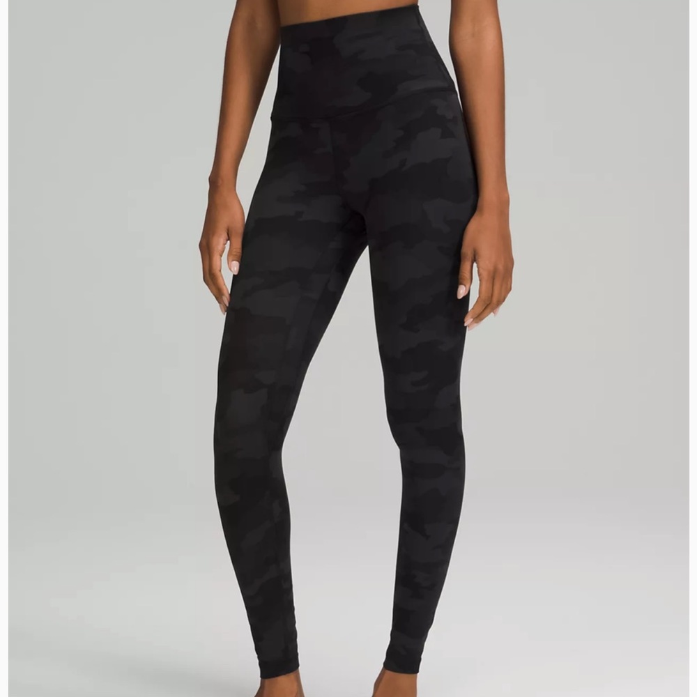 Unworn Lululemon wunder under camo leggings 28”